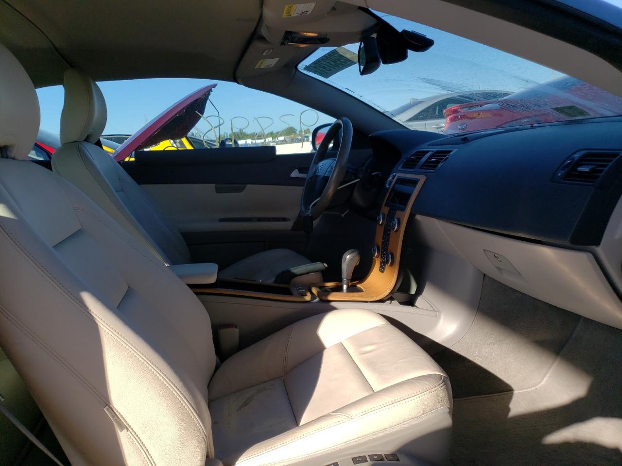 Photo 5 from auction – 2008 VOLVO C70 T5 with VIN YV1MC67238J042620