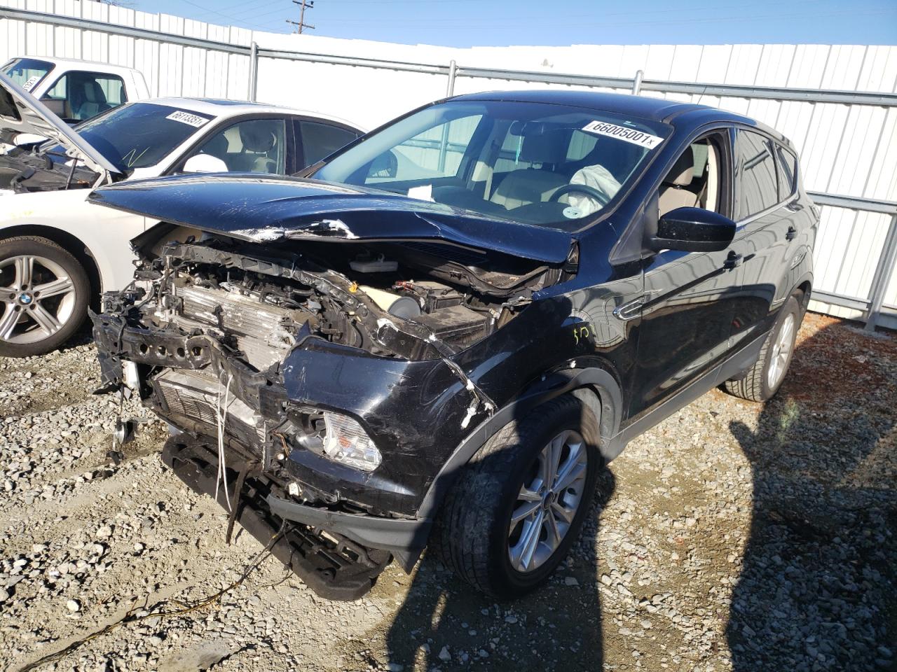Photo 2 from auction – 2017 FORD ESCAPE SE with VIN 1FMCU0GD9HUE63510