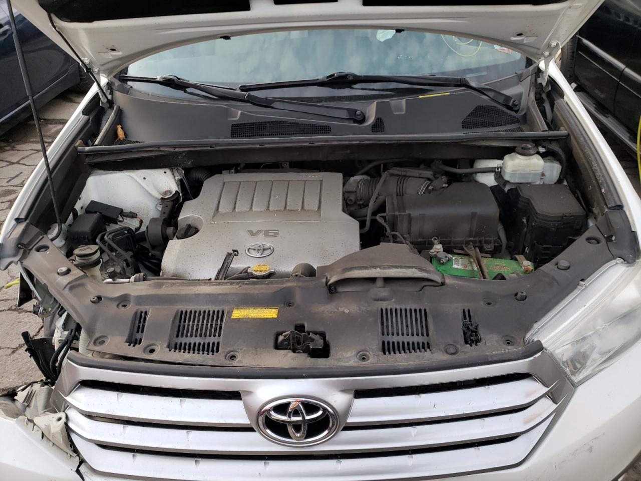 Photo 7 from auction – 2012 TOYOTA HIGHLANDER with VIN 5TDBK3EH4CS112837