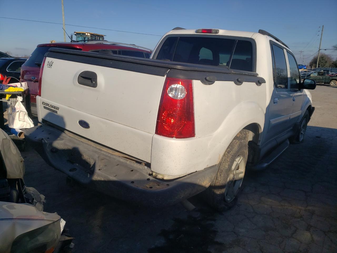 Photo 4 from auction – 2005 FORD EXPLORER S with VIN 1FMZU67K65UA46983