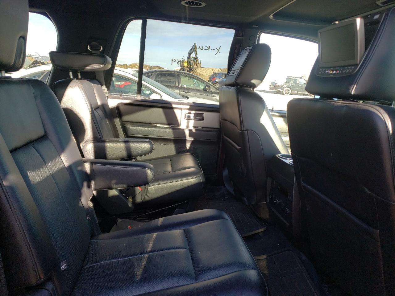 Photo 6 from auction – 2017 FORD EXPEDITION with VIN 1FMJU2AT0HEA22636