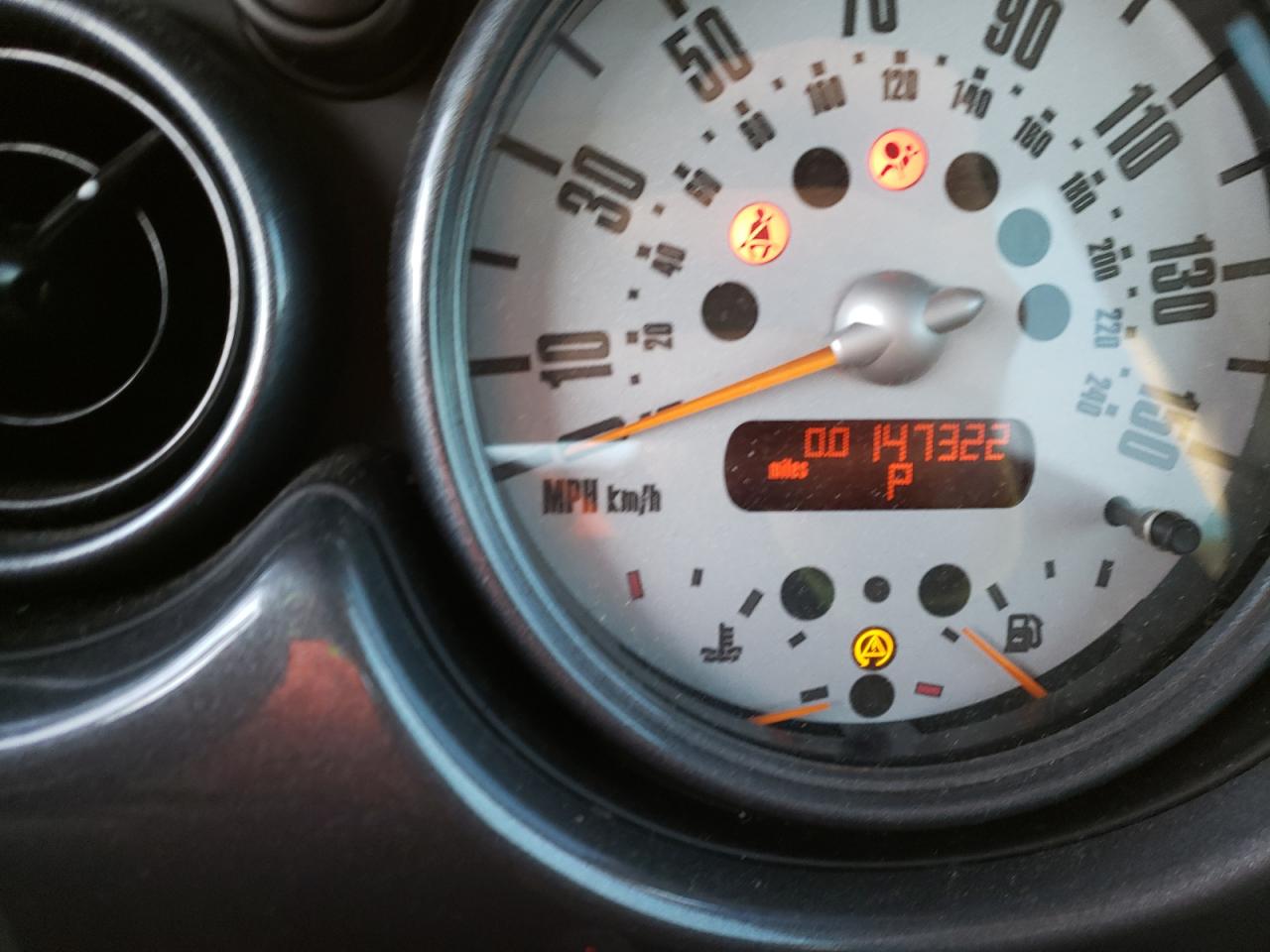Photo 8 from auction – 2004 MINI COOPER with VIN WMWRC33474TJ53524