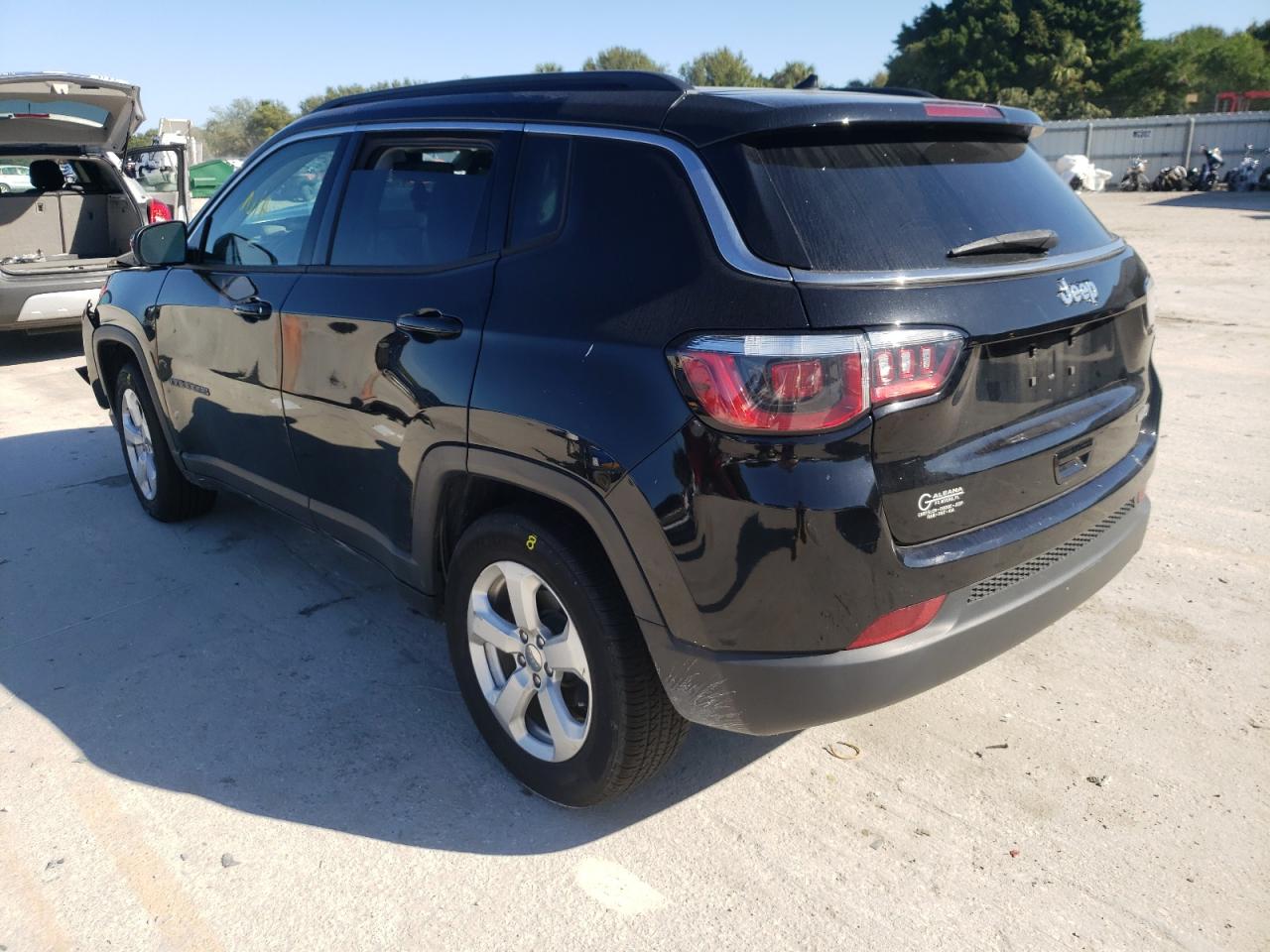 Foto 3 de la subasta – 2018 JEEP COMPASS LA con VIN 3C4NJCBB9JT462323