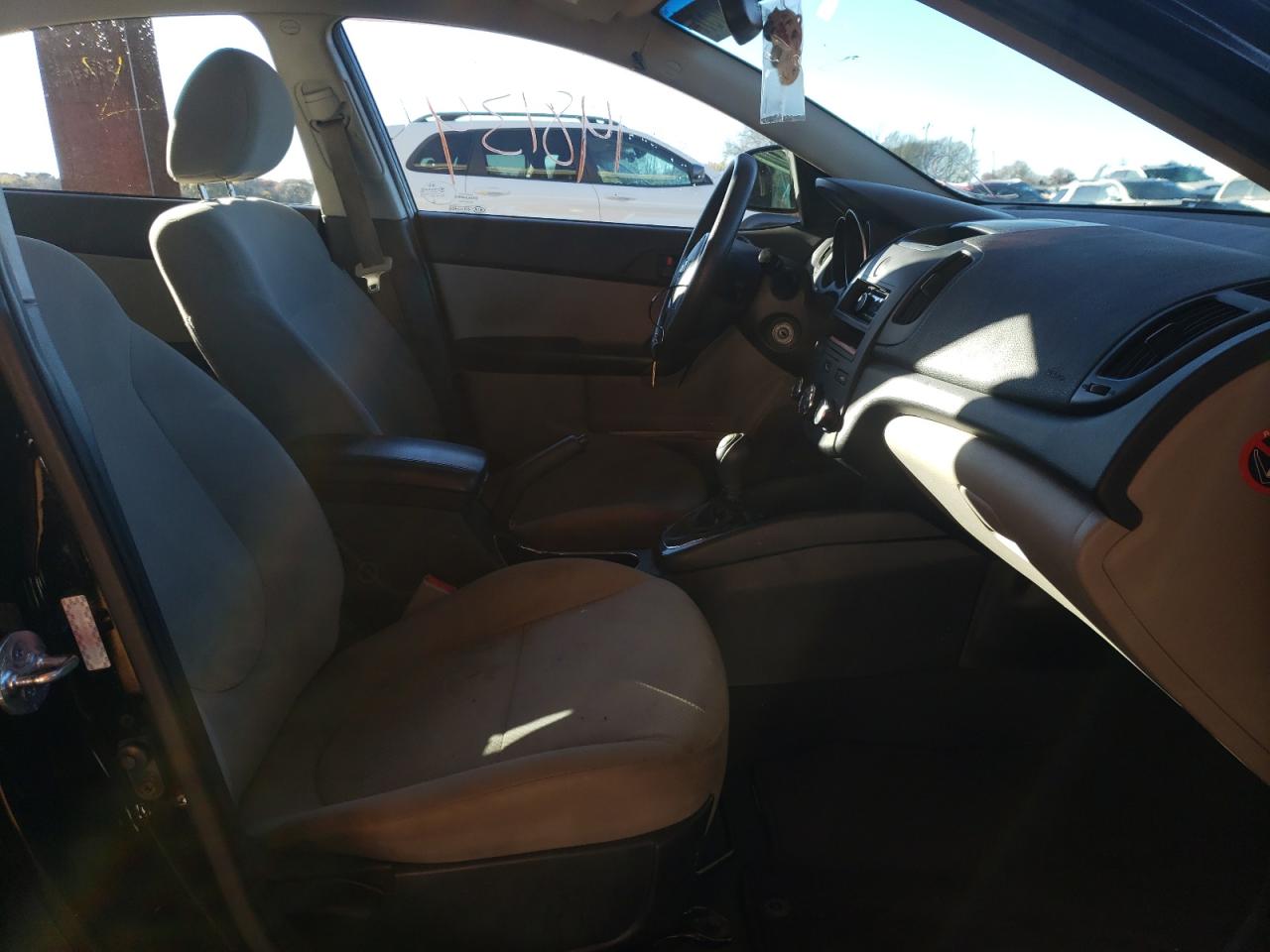 Photo 5 from auction – 2012 KIA FORTE EX with VIN KNAFU4A22C5493612