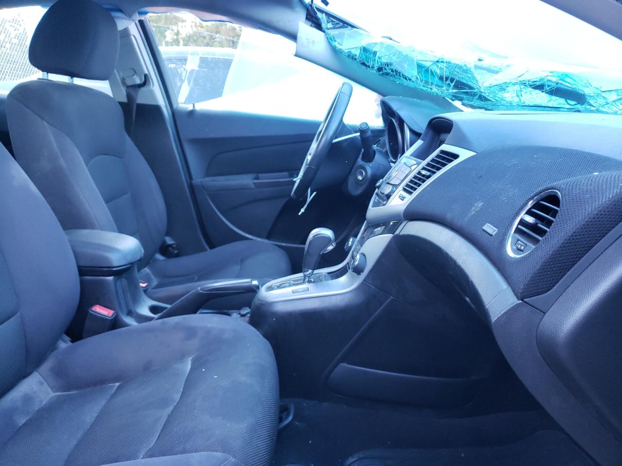 Photo 5 from auction – 2014 CHEVROLET CRUZE LT with VIN 1G1PC5SB5E7158679