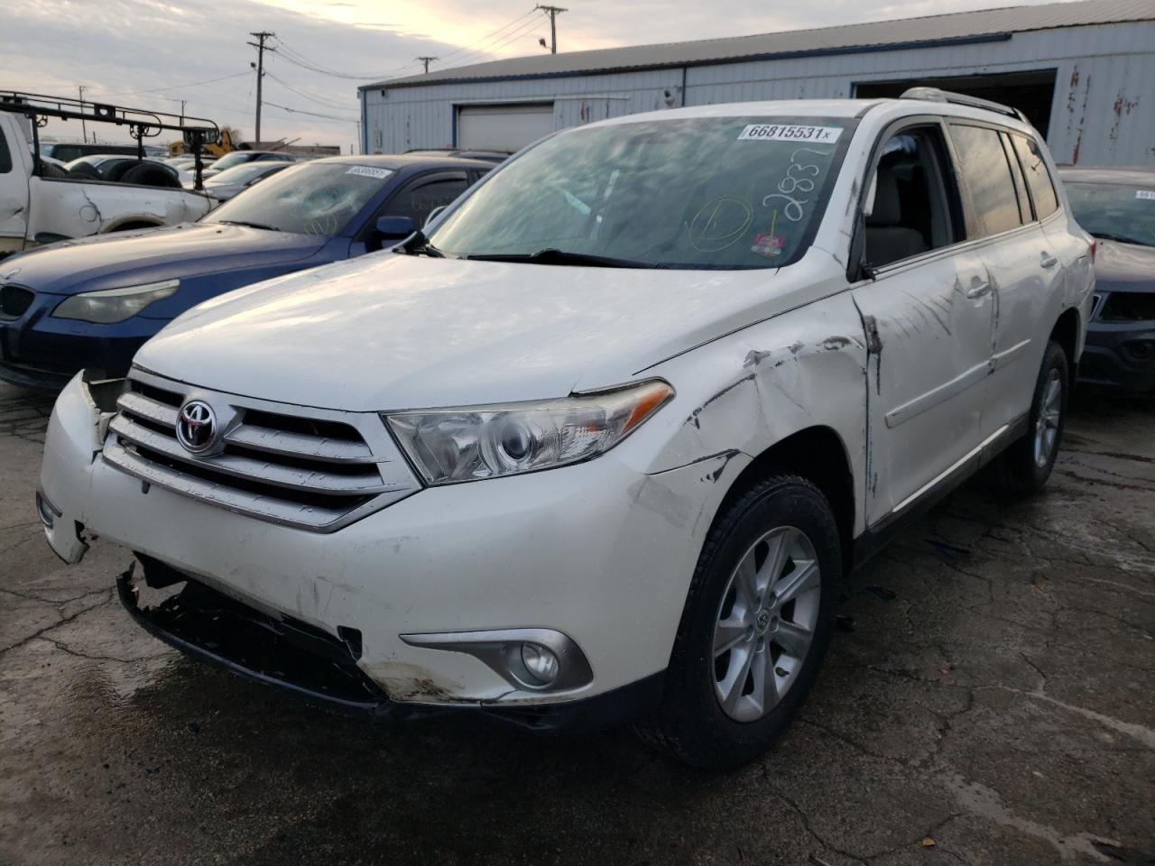 Photo 2 from auction – 2012 TOYOTA HIGHLANDER with VIN 5TDBK3EH4CS112837