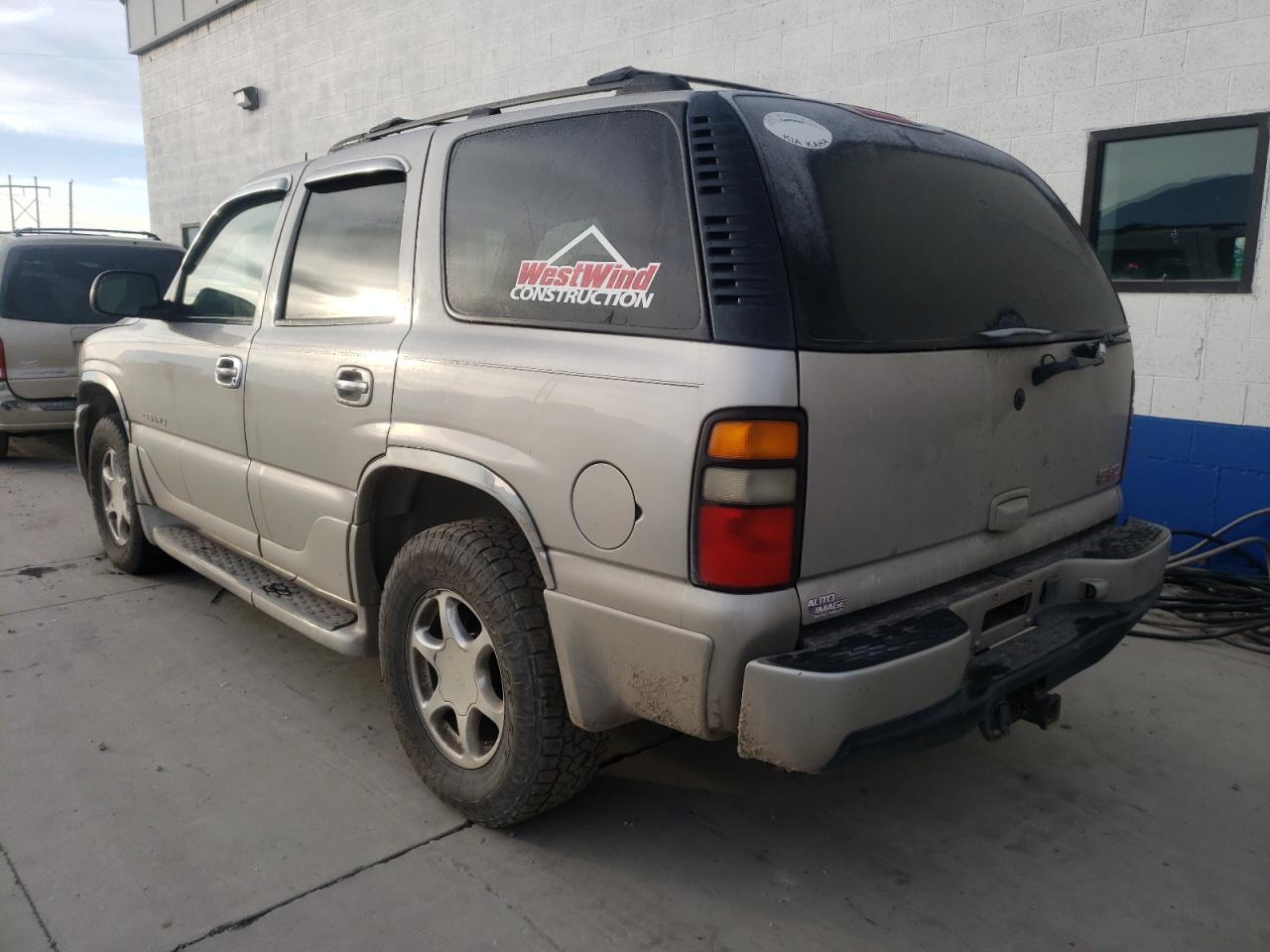 Photo 3 from auction – 2004 GMC YUKON DENA with VIN 1GKEK63U54J250596