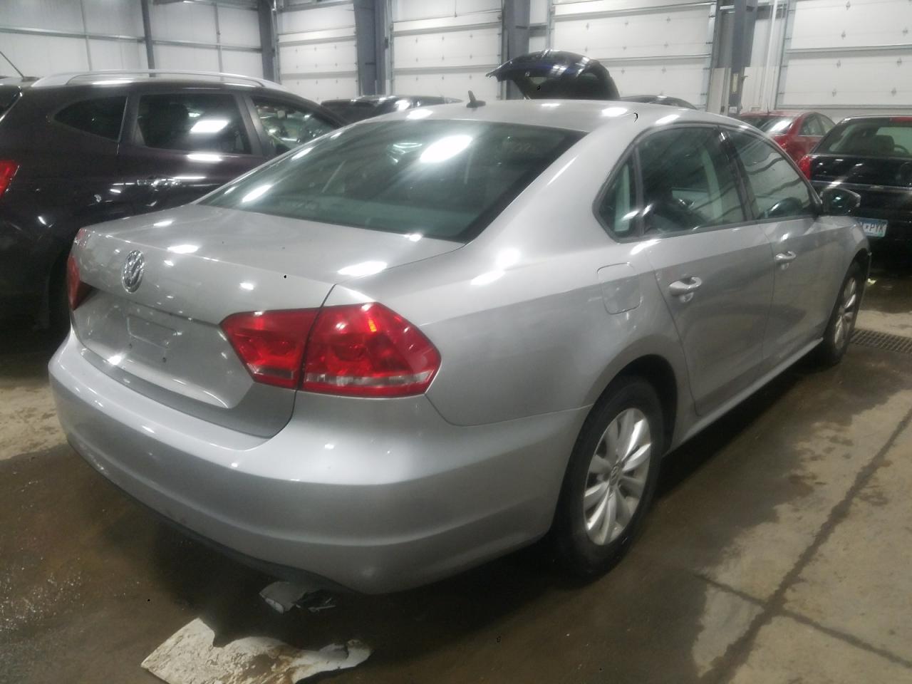 Photo 4 from auction – 2013 VOLKSWAGEN PASSAT S with VIN 1VWAP7A33DC005048