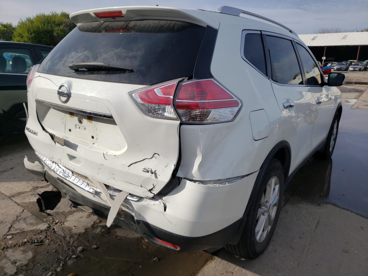 Photo 4 from auction – 2015 NISSAN ROGUE S with VIN KNMAT2MT0FP568597