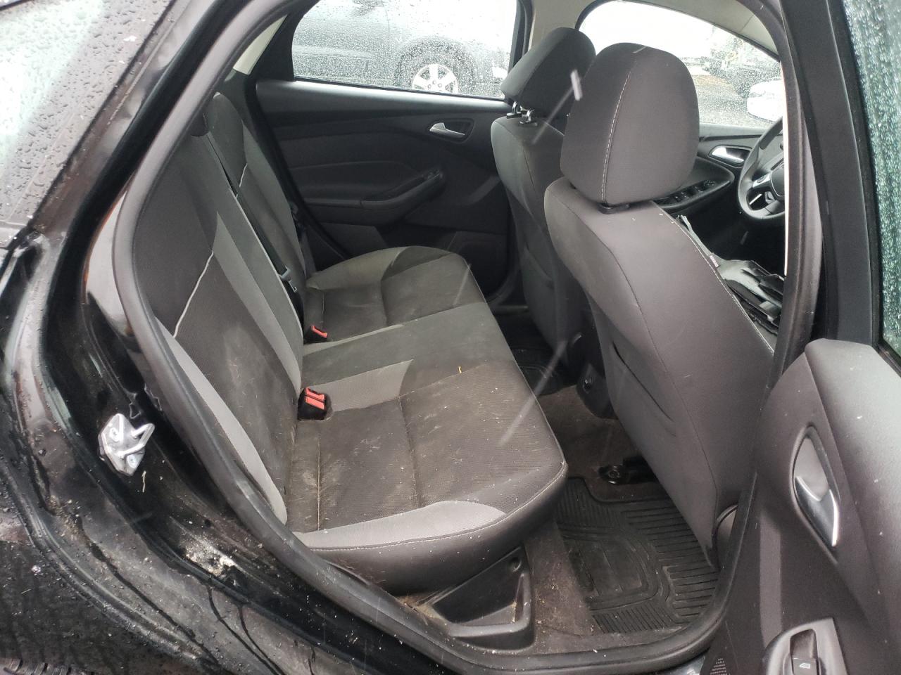 Photo 6 from auction – 2014 FORD FOCUS SE with VIN 1FADP3F25EL243175