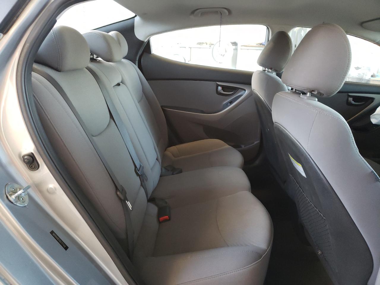 Photo 6 from auction – 2016 HYUNDAI ELANTRA SE with VIN 5NPDH4AE2GH727410