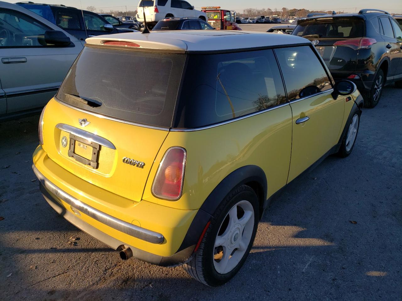 Photo 4 from auction – 2004 MINI COOPER with VIN WMWRC33474TJ53524
