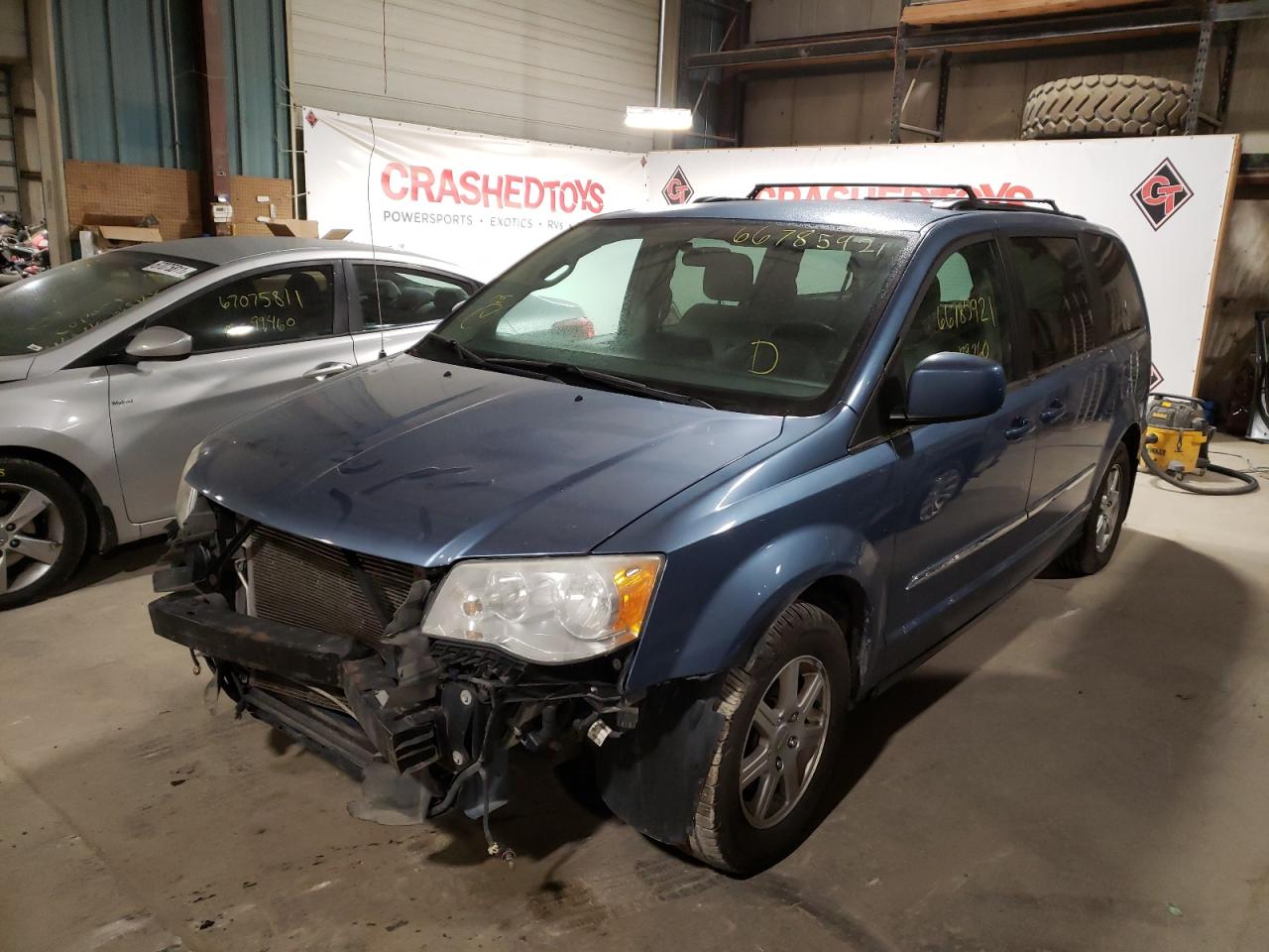 Photo 2 from auction – 2011 CHRYSLER TOWN & COU with VIN 2A4RR5DG8BR745521