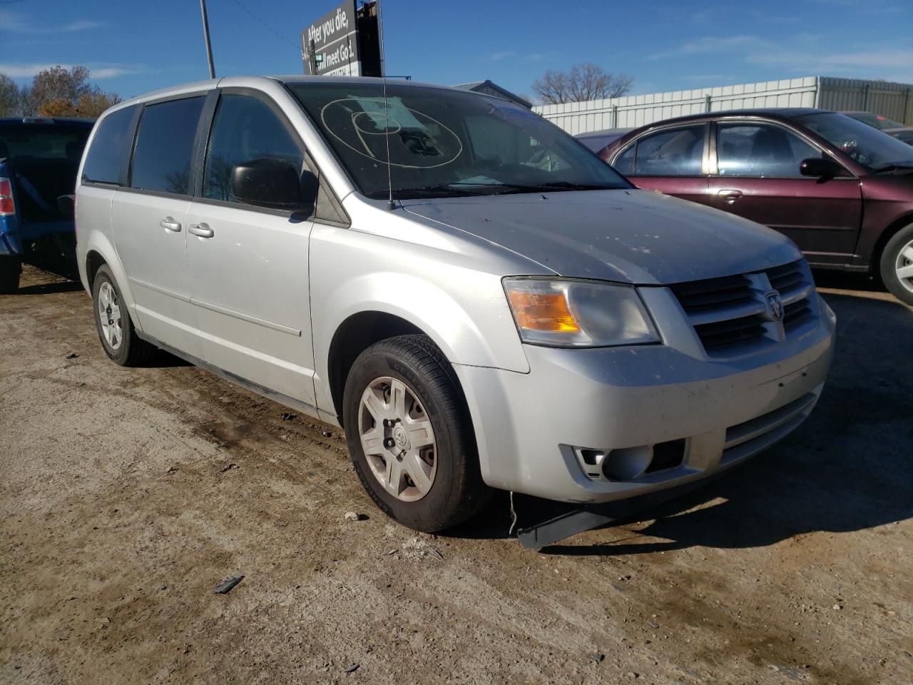DODGE GRAND CARA 2010 with VIN 2D4RN4DE4AR476025 - Photo from auction
