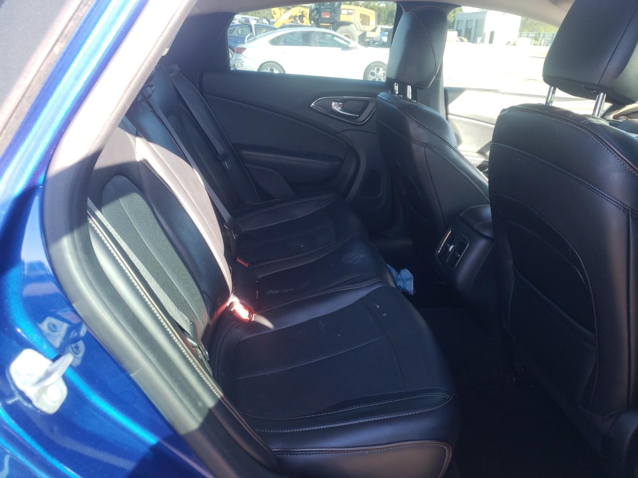 Photo 6 from auction – 2015 CHRYSLER 200 C with VIN 1C3CCCCGXFN510130
