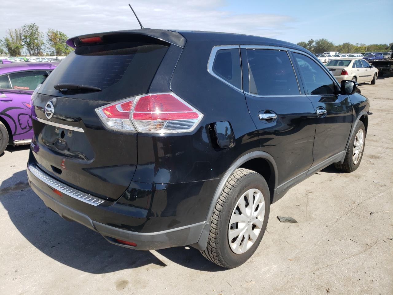 Photo 4 from auction – 2015 NISSAN ROGUE S with VIN KNMAT2MT1FP584176
