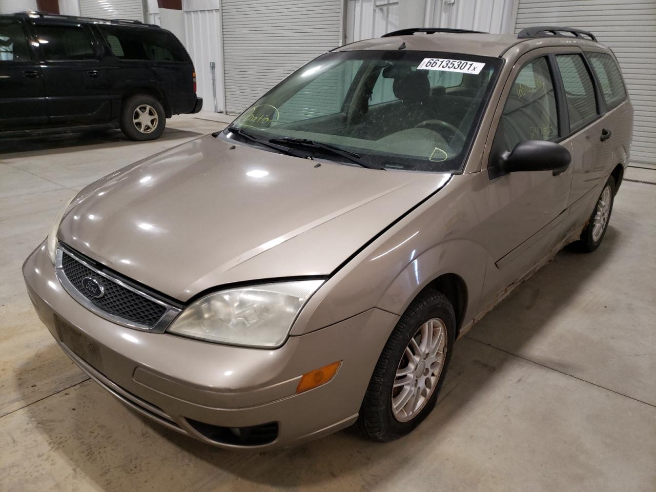 Photo 2 from auction – 2005 FORD FOCUS with VIN 1FAFP36N85W102506