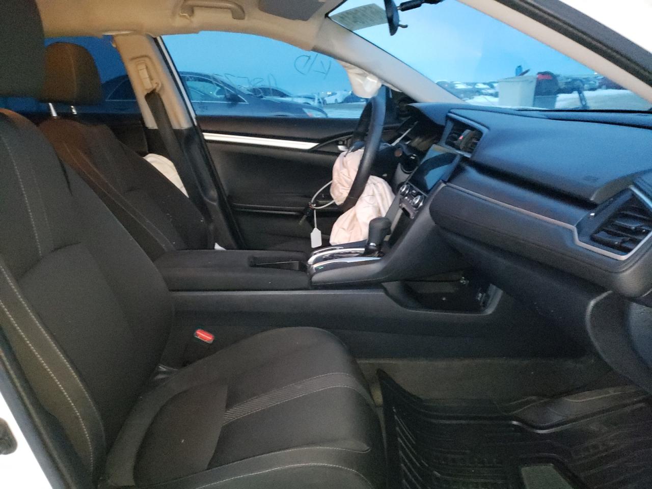 Photo 5 from auction – 2017 HONDA CIVIC LX with VIN 2HGFC2F53HH008778