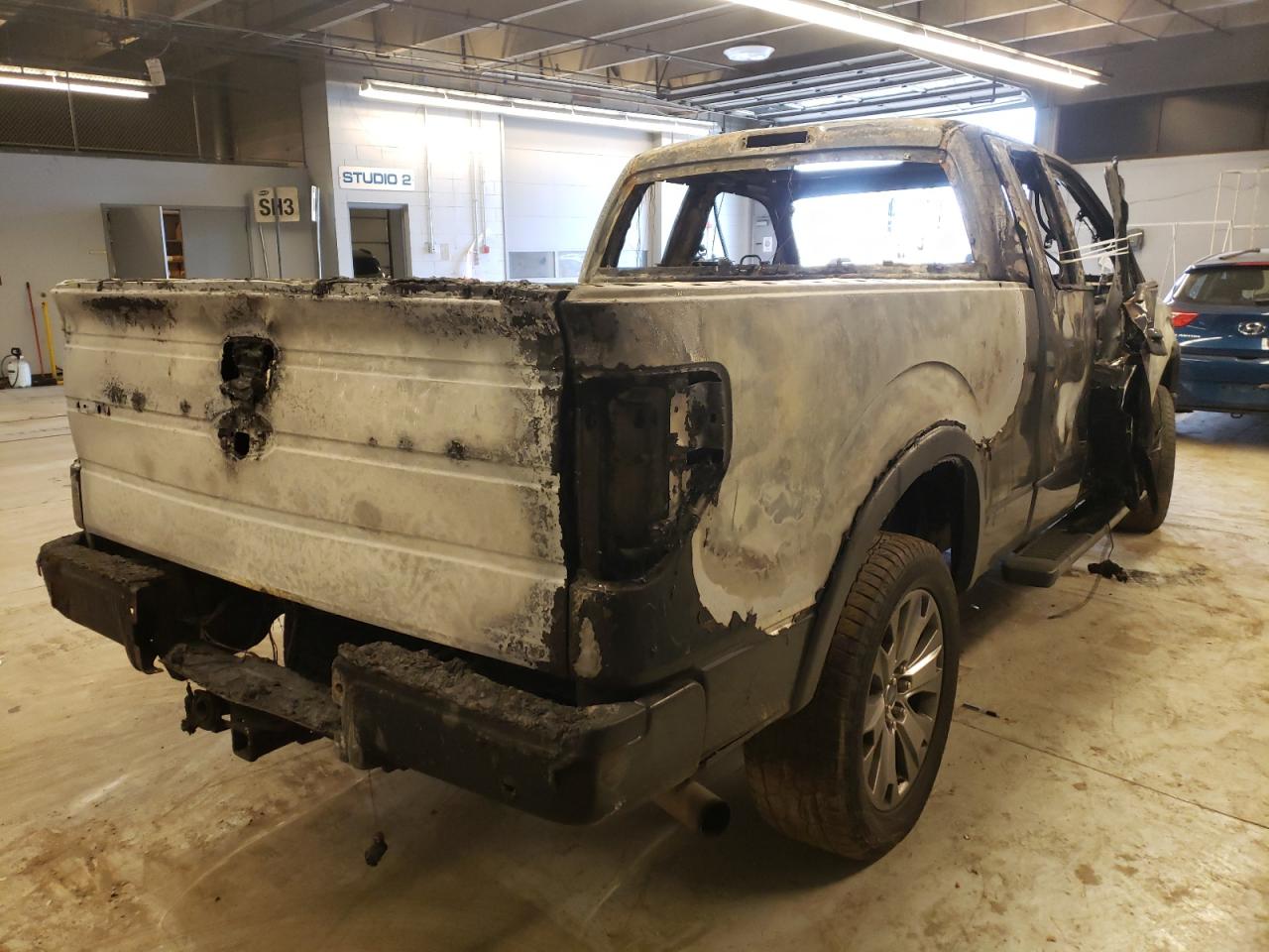 Photo 4 from auction – 2011 FORD F150 SUPER with VIN 1FTFX1EF9BFA35760