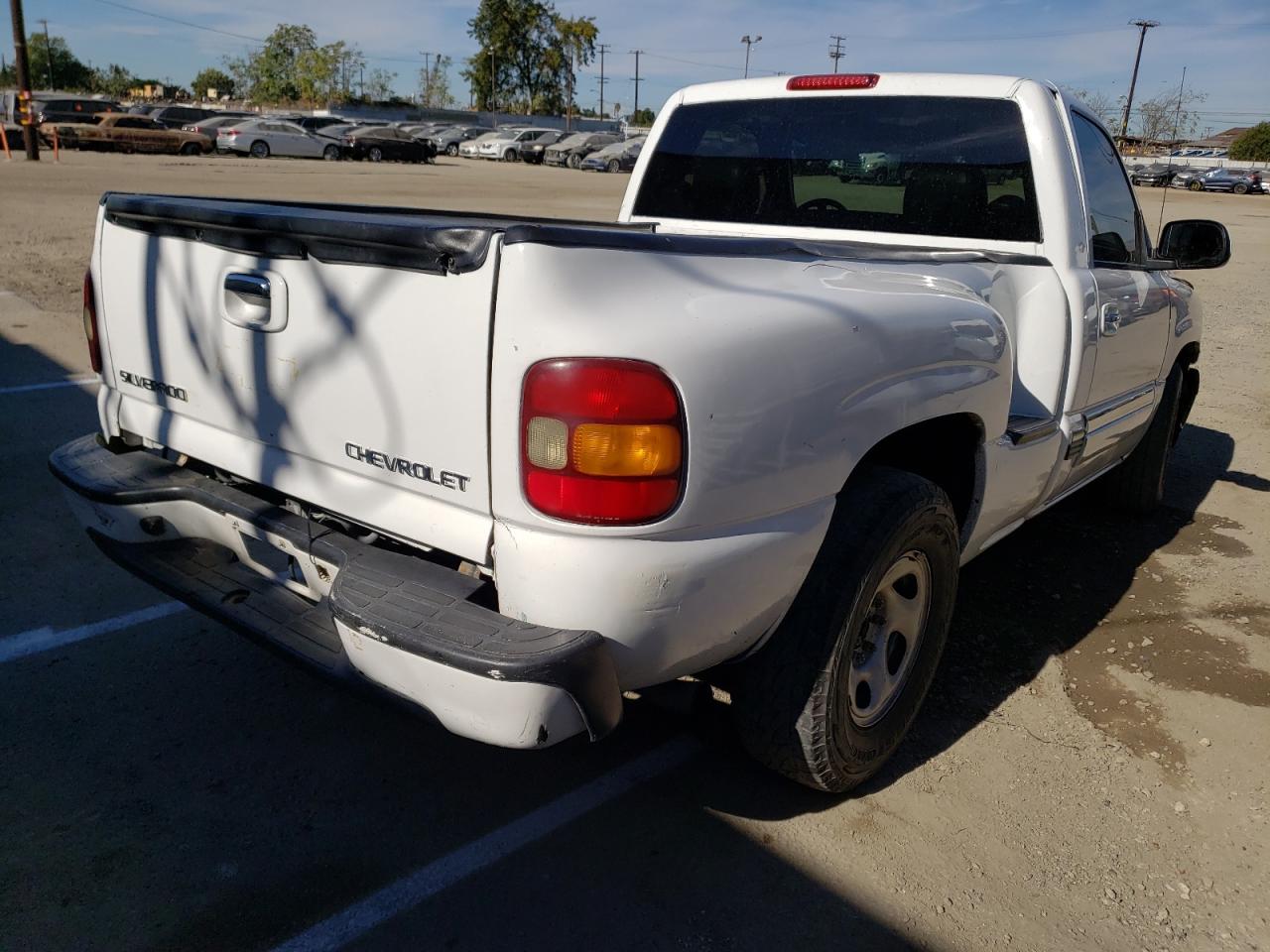 Photo 4 from auction – 2002 CHEVROLET SILVERADO with VIN 1GCEC14VX2Z147059