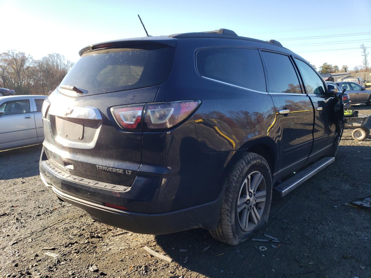Photo 4 from auction – 2015 CHEVROLET TRAVERSE L with VIN 1GNKRGKD2FJ352174