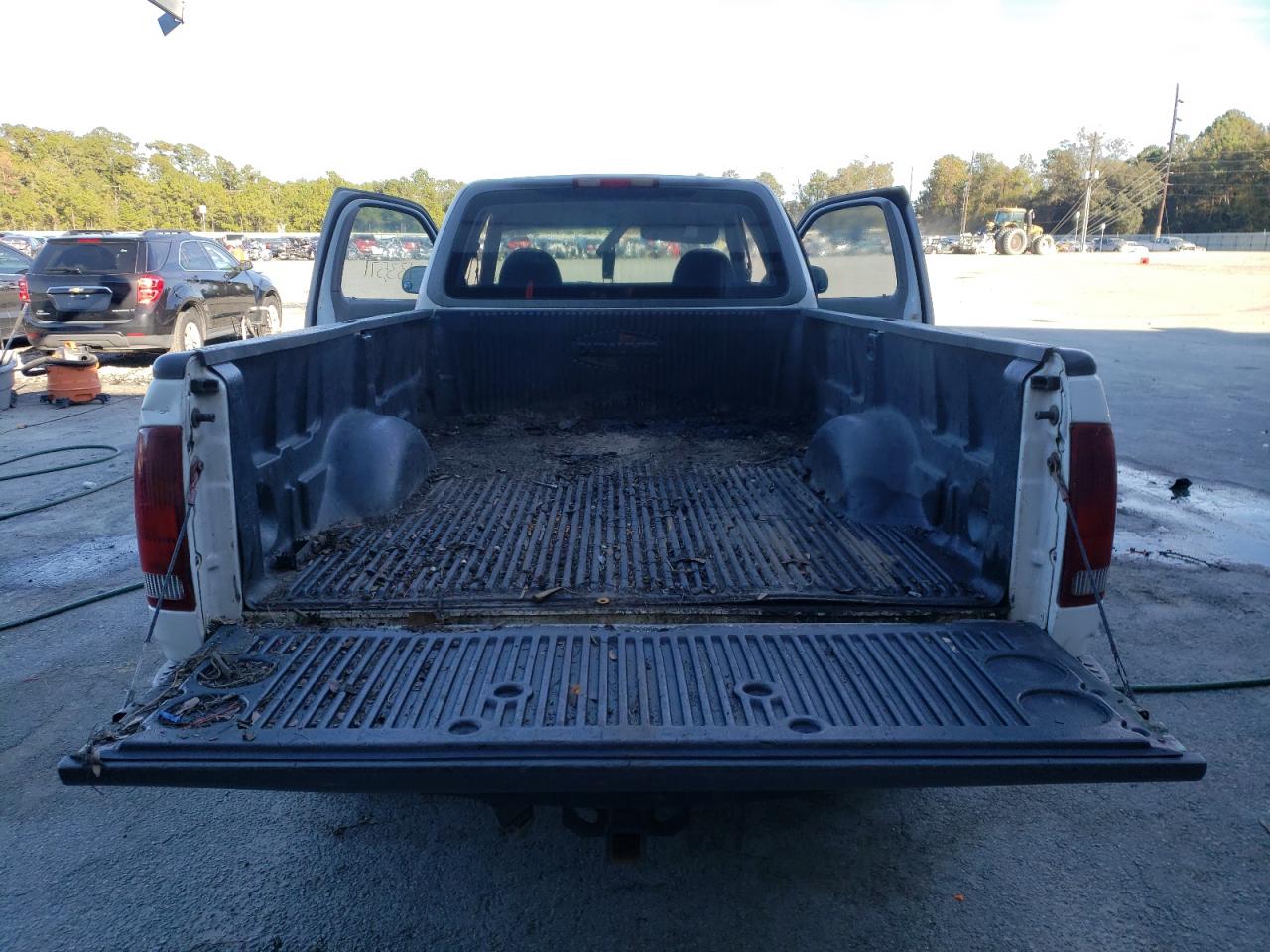 Photo 9 from auction – 1997 FORD F150 with VIN 1FTDX1767VNC85674