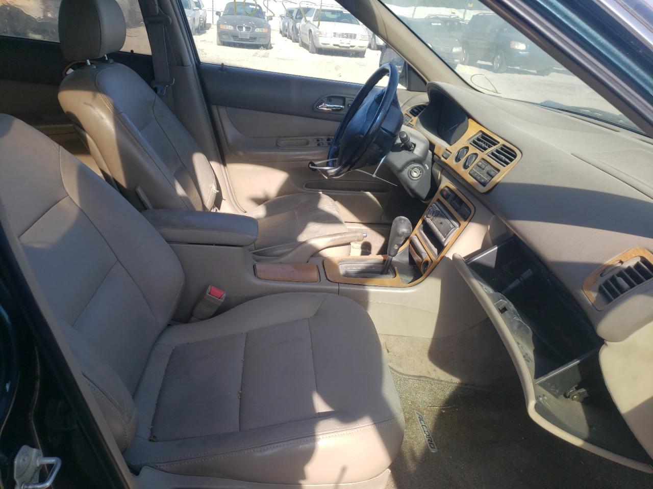 Photo 5 from auction – 1997 HONDA ACCORD EX with VIN 1HGCE6674VA006795