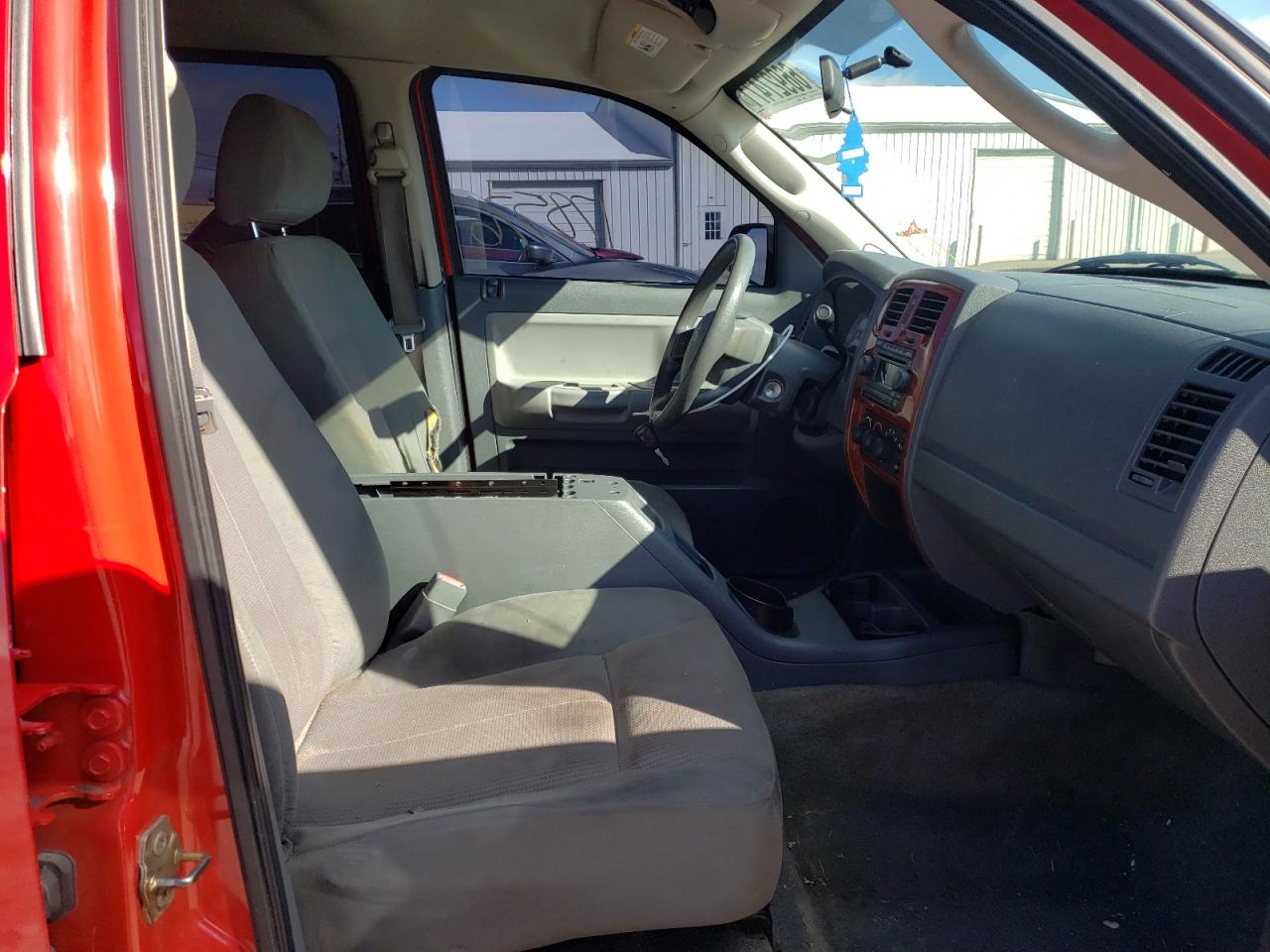 Photo 5 from auction – 2005 DODGE DAKOTA QUA with VIN 1D7HW48N75S324380