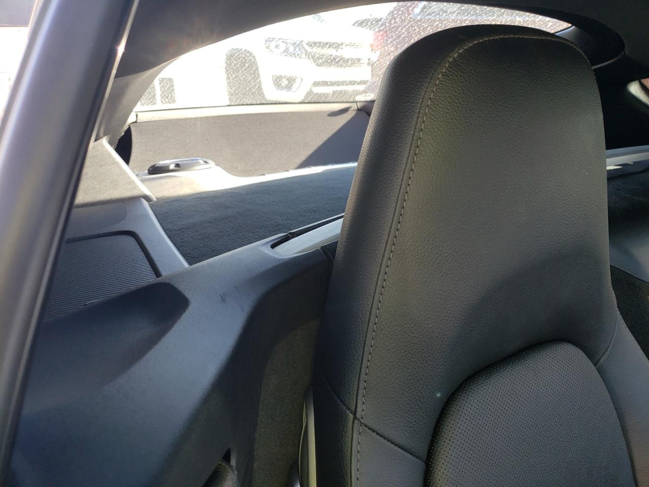 Photo 6 from auction – 2018 PORSCHE CAYMAN with VIN WP0AA2A86JK261057