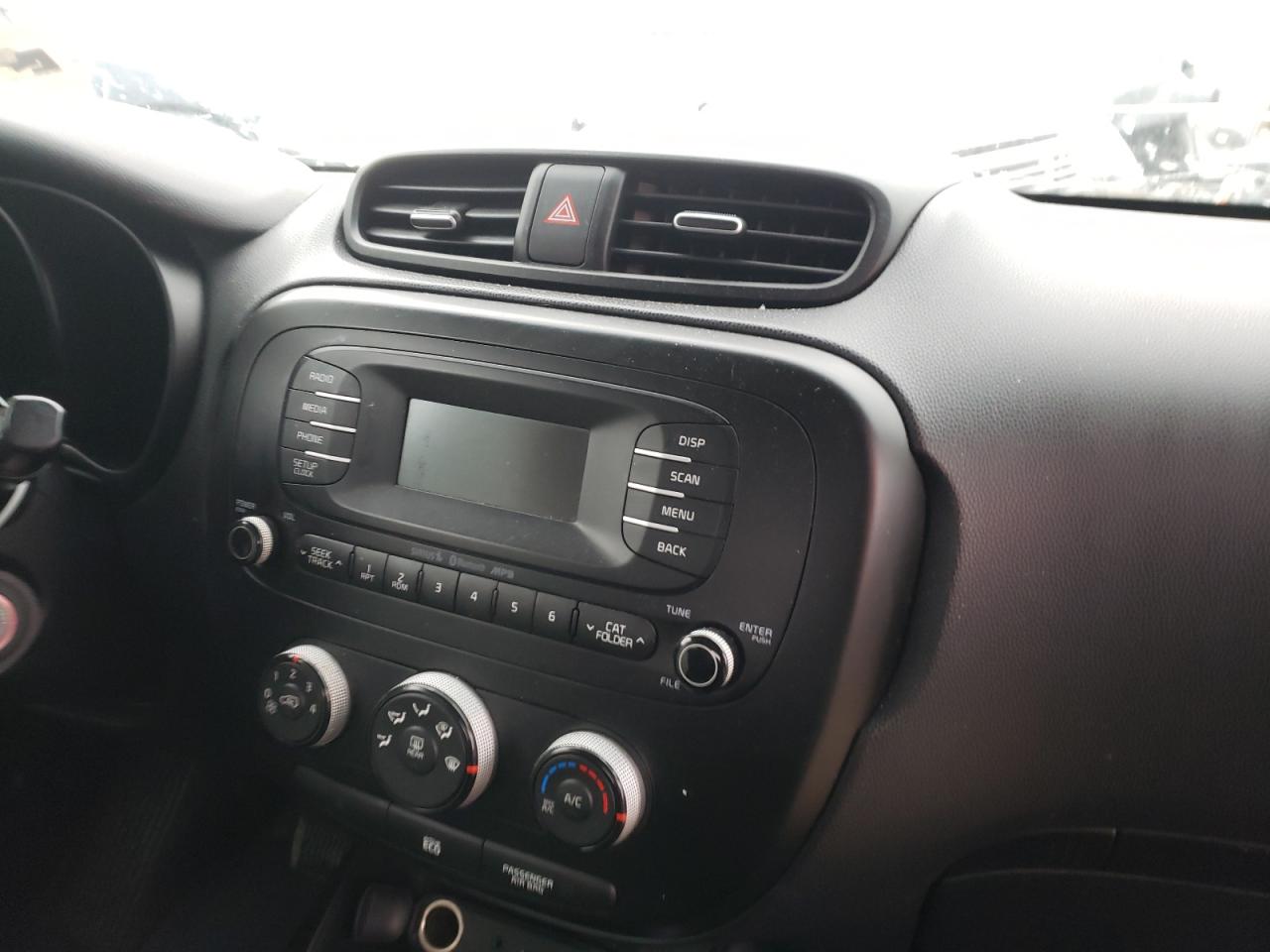 Photo 9 from auction – 2015 KIA SOUL with VIN KNDJN2A28F7751333