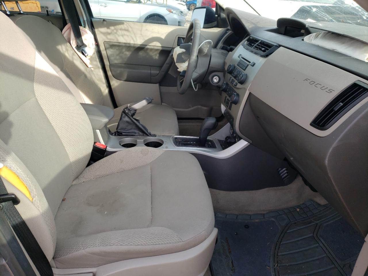 Photo 5 from auction – 2010 FORD FOCUS S with VIN 1FAHP3EN2AW124313
