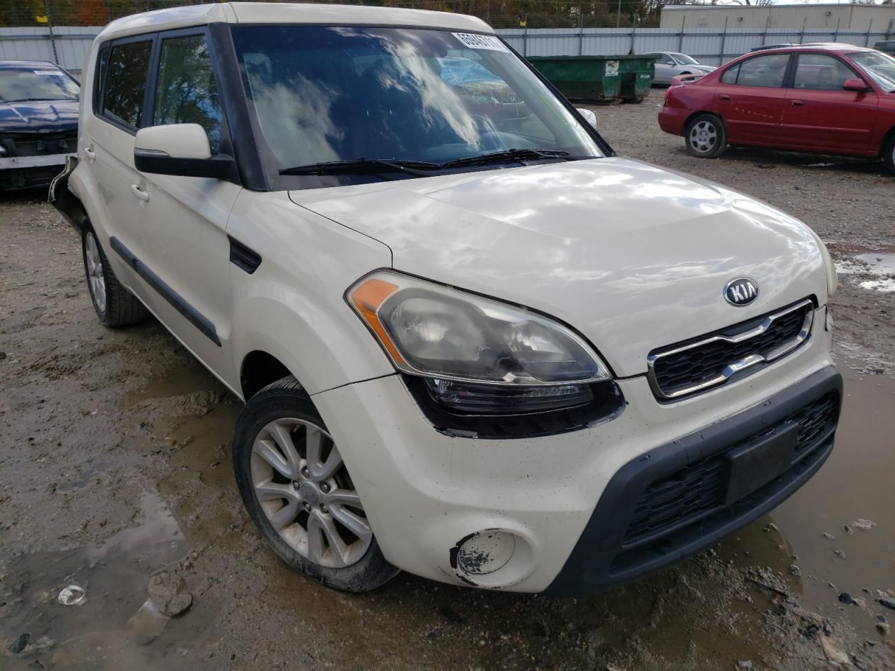 KIA SOUL + 2013 with VIN KNDJT2A61D7510767 - Photo from auction