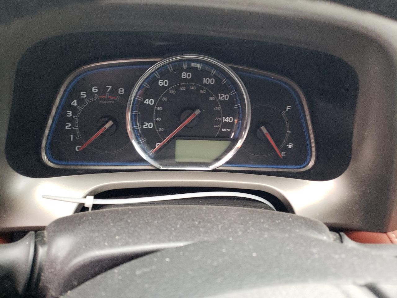 Photo 8 from auction – 2014 TOYOTA RAV4 LIMIT with VIN 2T3DFREV0EW199658