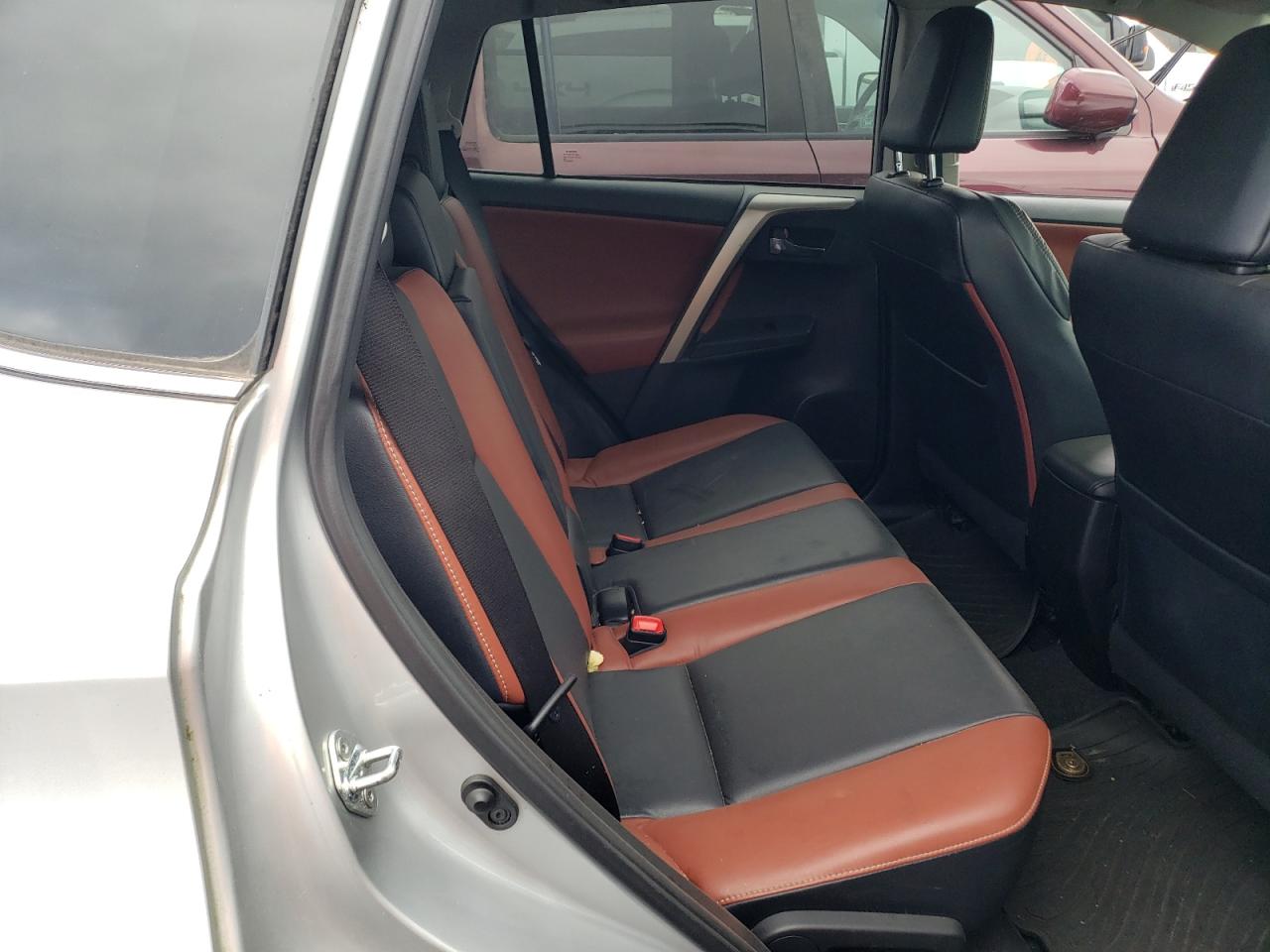 Photo 6 from auction – 2014 TOYOTA RAV4 LIMIT with VIN 2T3DFREV0EW199658