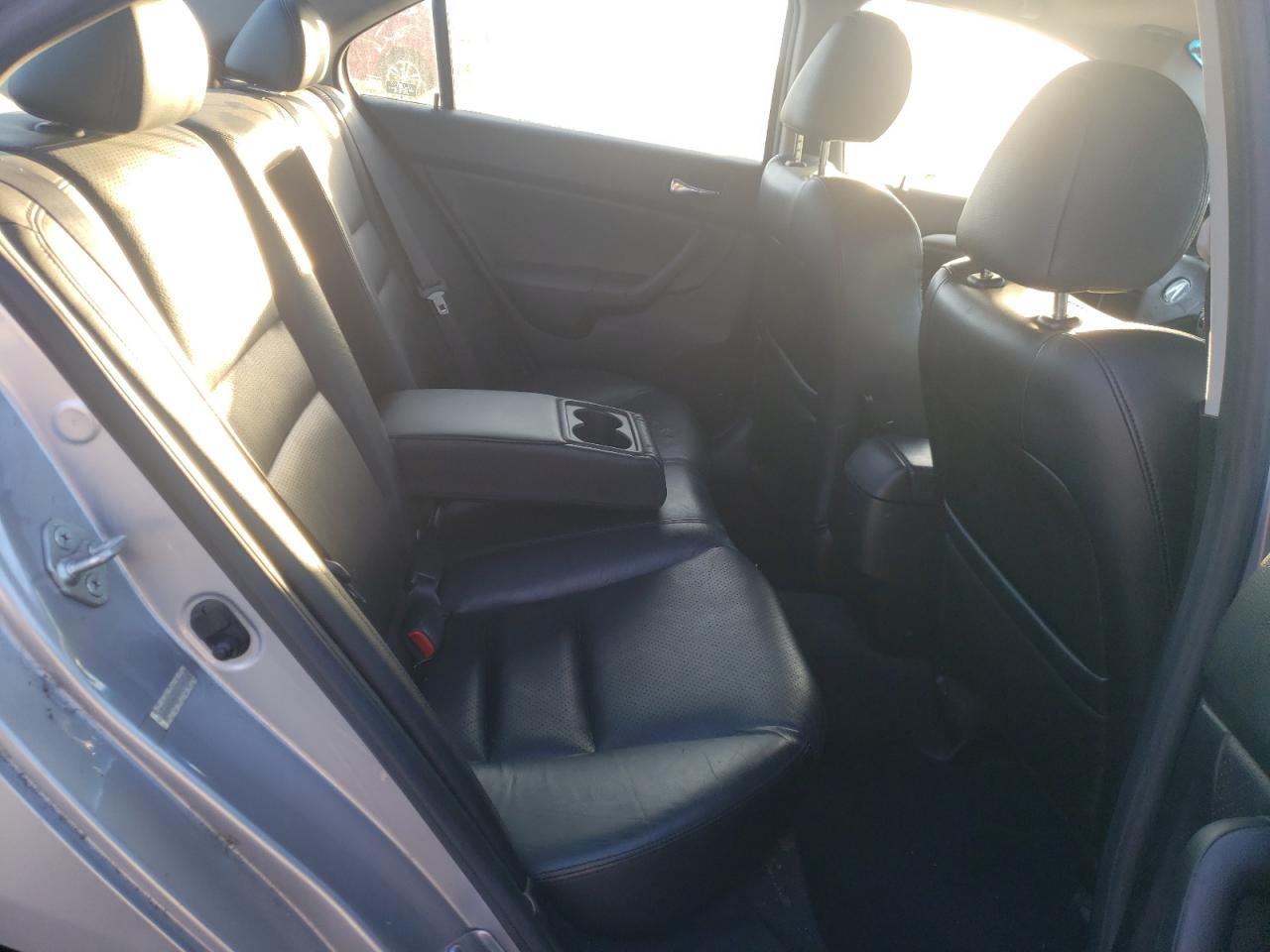 Photo 6 from auction – 2005 ACURA TSX with VIN JH4CL96895C008124