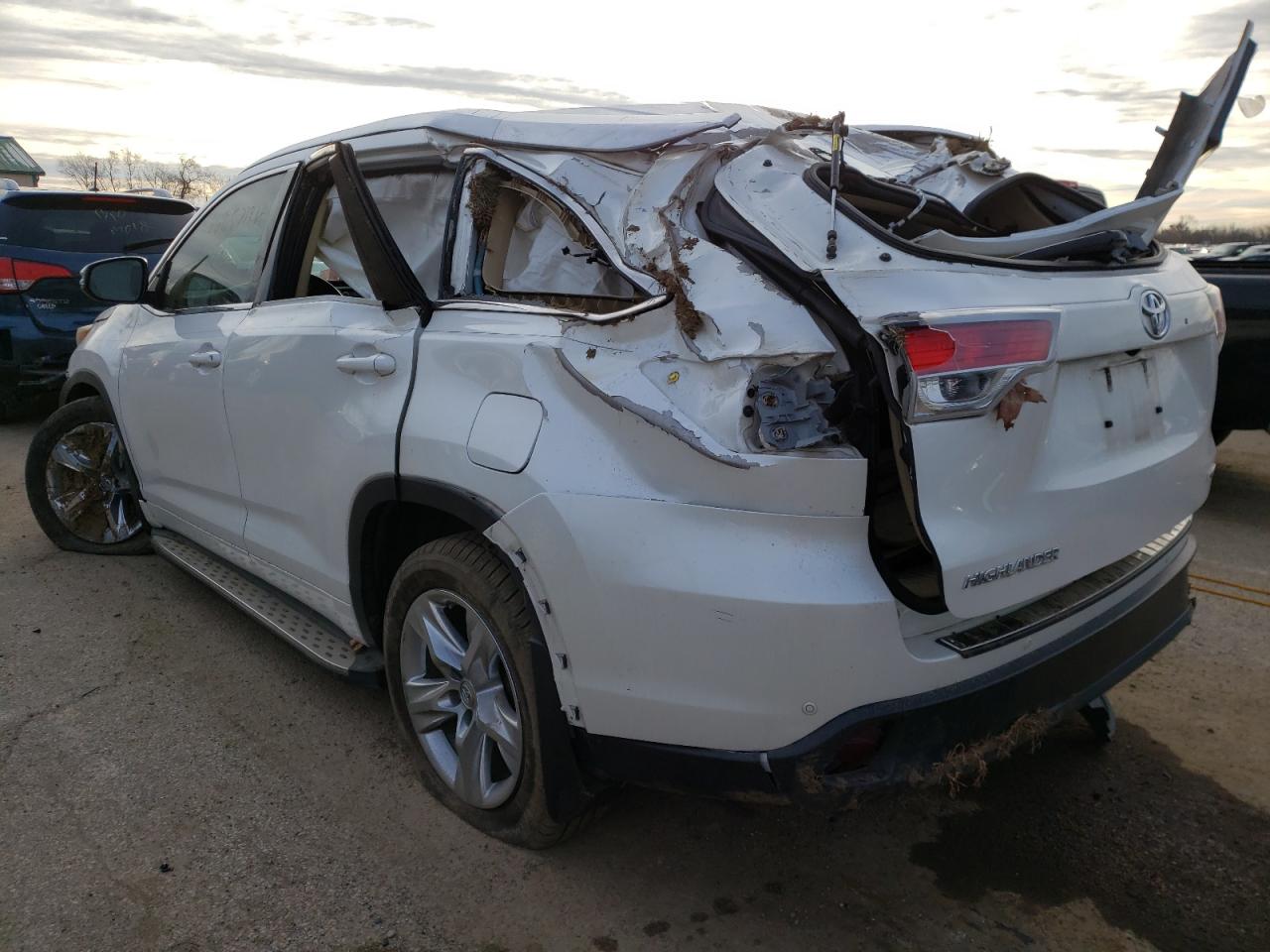 Photo 3 from auction – 2015 TOYOTA HIGHLANDER with VIN 5TDYKRFH7FS114114