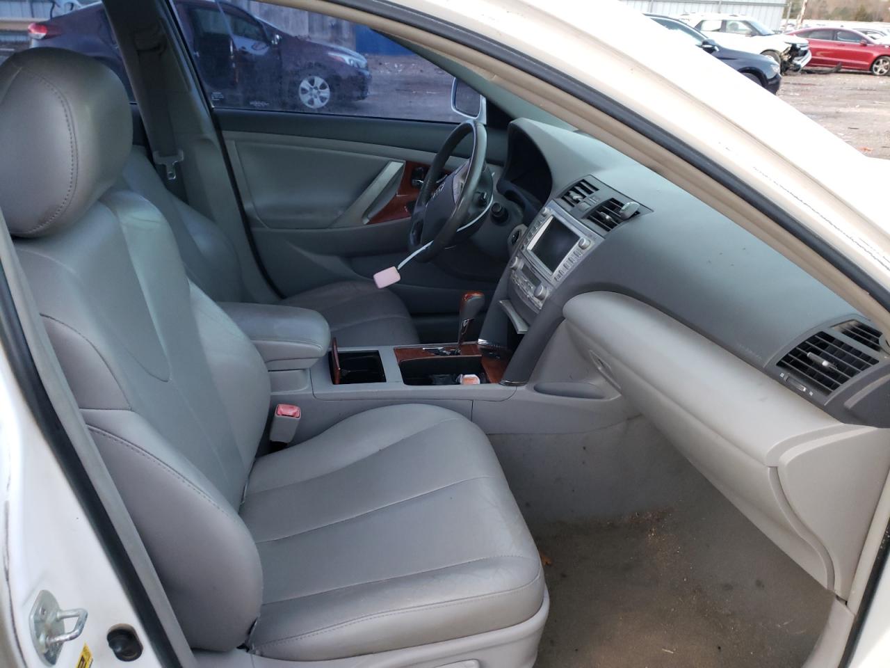 Photo 5 from auction – 2011 TOYOTA CAMRY SE with VIN 4T1BK3EK4BU621425