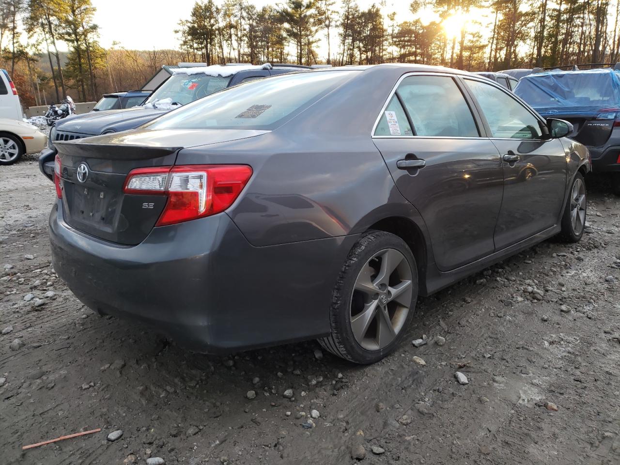 Photo 4 from auction – 2014 TOYOTA CAMRY L with VIN 4T1BF1FK0EU379681