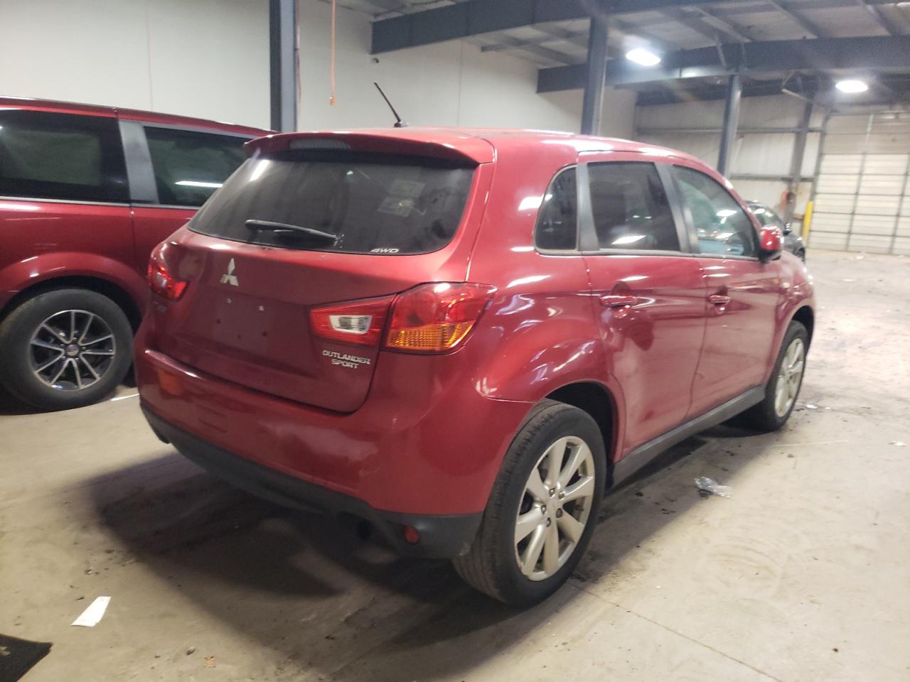 Photo 4 from auction – 2015 MITSUBISHI OUTLANDER with VIN 4A4AR3AU4FE058498