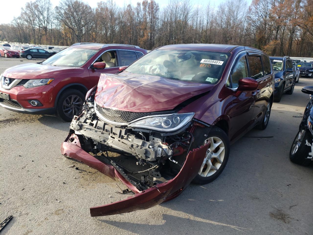 Photo 2 from auction – 2018 CHRYSLER PACIFICA T with VIN 2C4RC1FG7JR116988