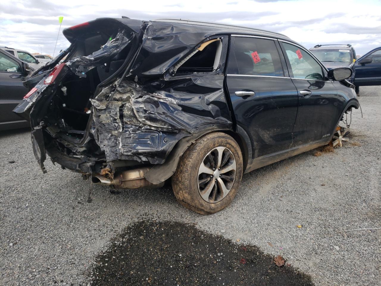 Photo 4 from auction – 2016 KIA SORENTO EX with VIN 5XYPHDA54GG006610