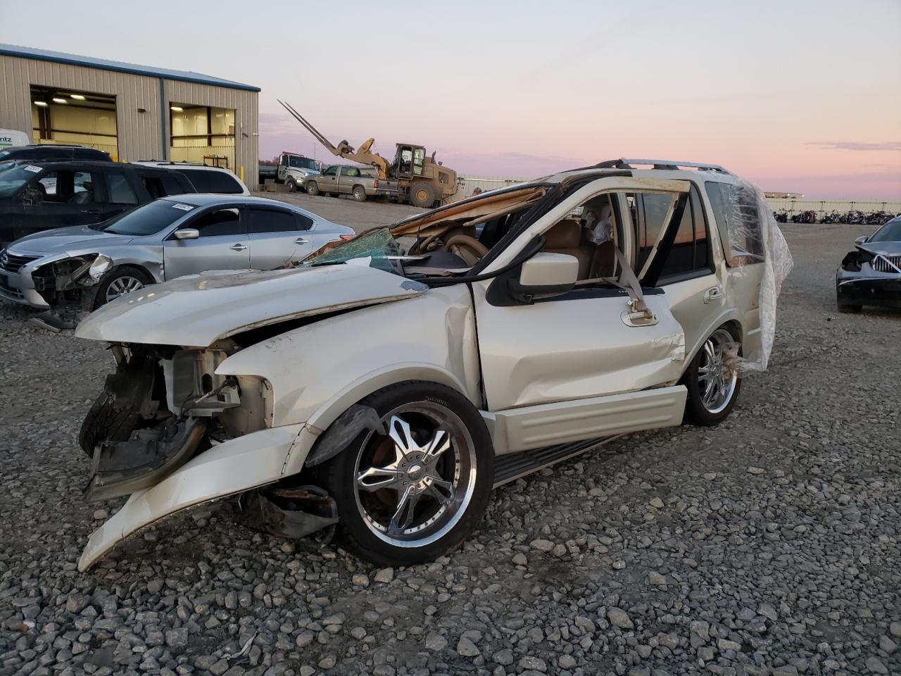 Photo 2 from auction – 2005 FORD EXPEDITION with VIN 1FMFU20595LB09872