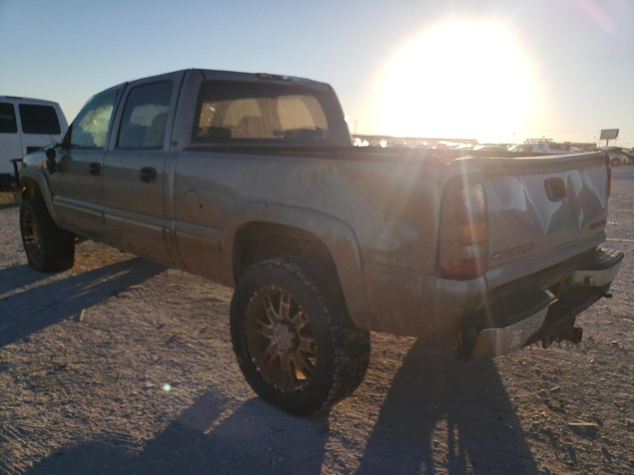 Photo 3 from auction – 2001 CHEVROLET SILVERADO with VIN 1GCHC23U51F166128