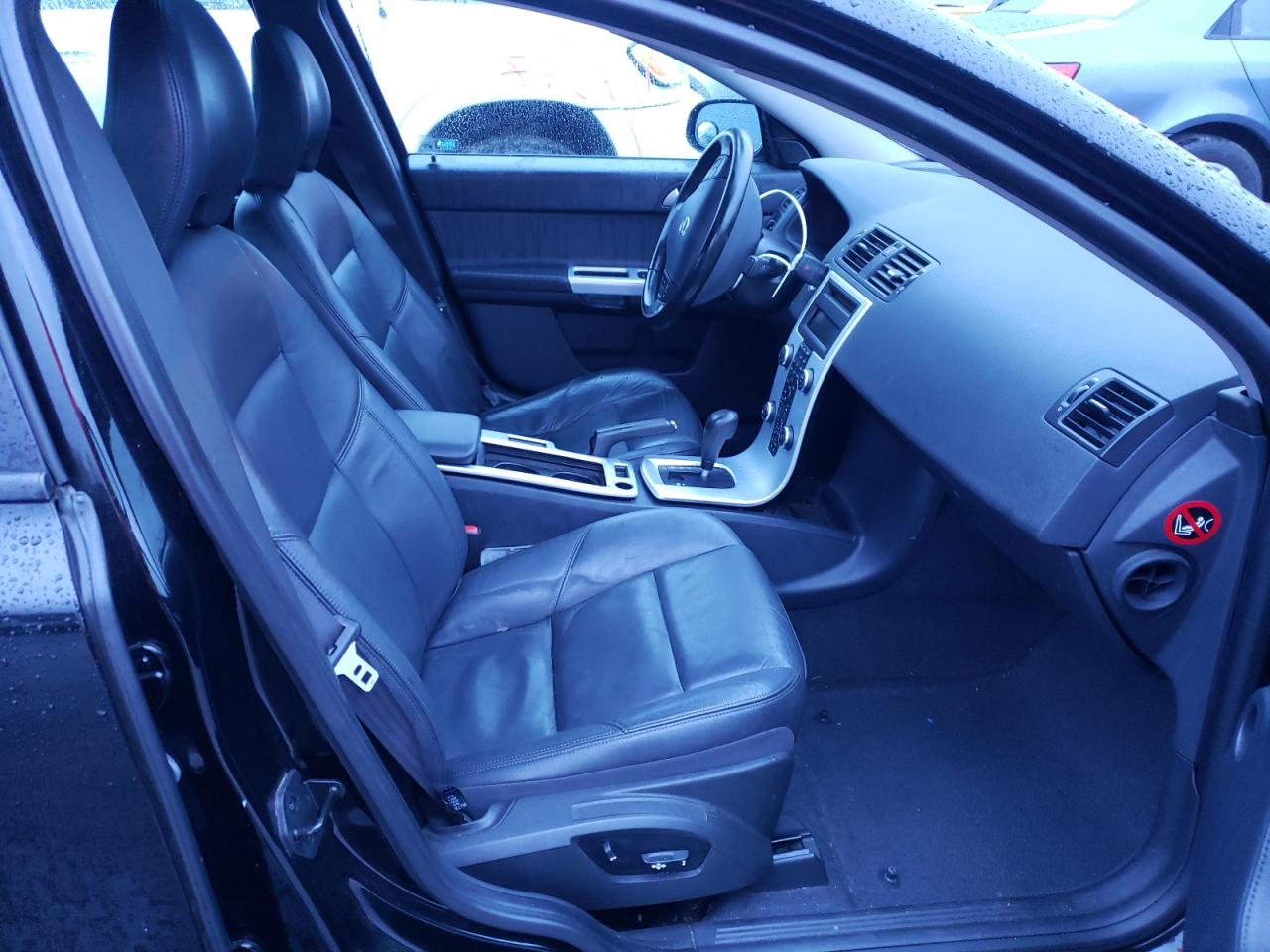 Photo 5 from auction – 2011 VOLVO S40 T5 with VIN YV1672MS4B2536285