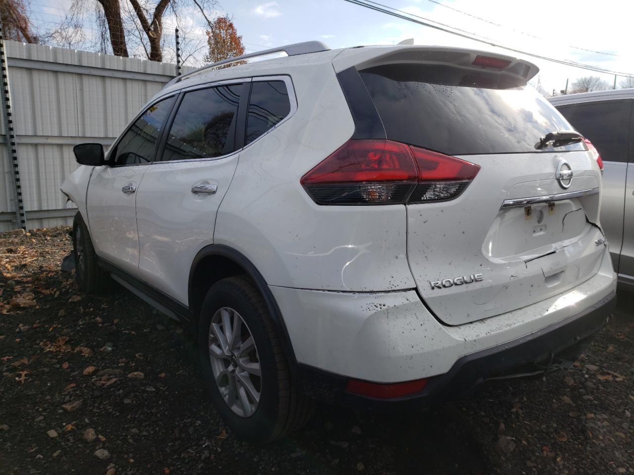 Photo 3 from auction – 2018 NISSAN ROGUE S with VIN KNMAT2MV5JP568363