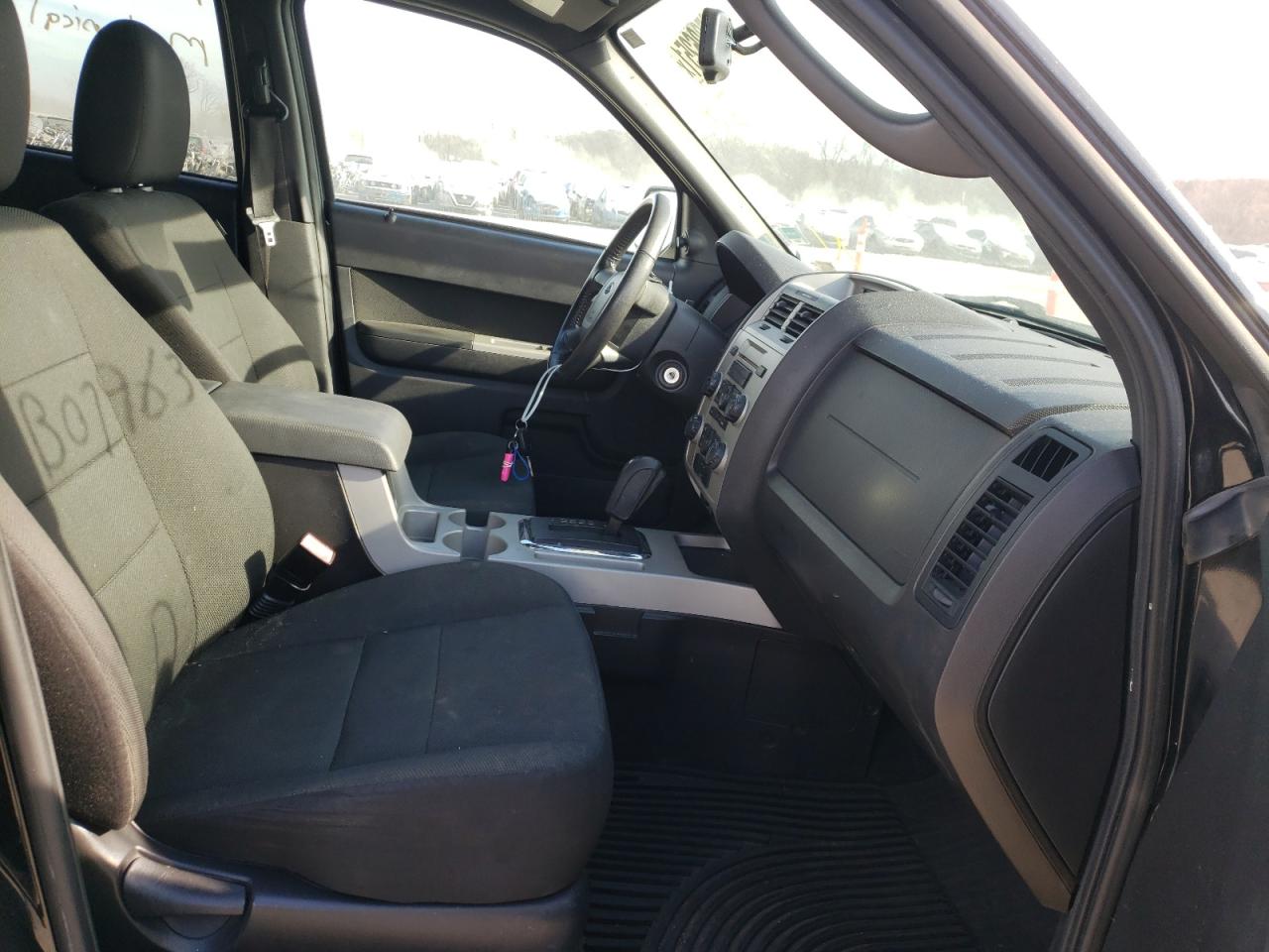 Photo 5 from auction – 2010 FORD ESCAPE XLT with VIN 1FMCU0D79AKB07963