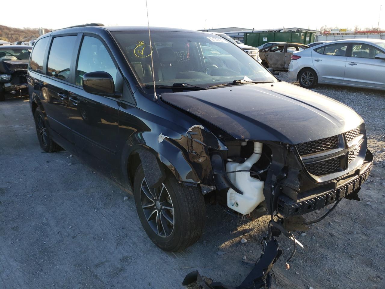 DODGE GRAND CARA 2016 with VIN 2C4RDGEGXGR275112 - Photo from auction
