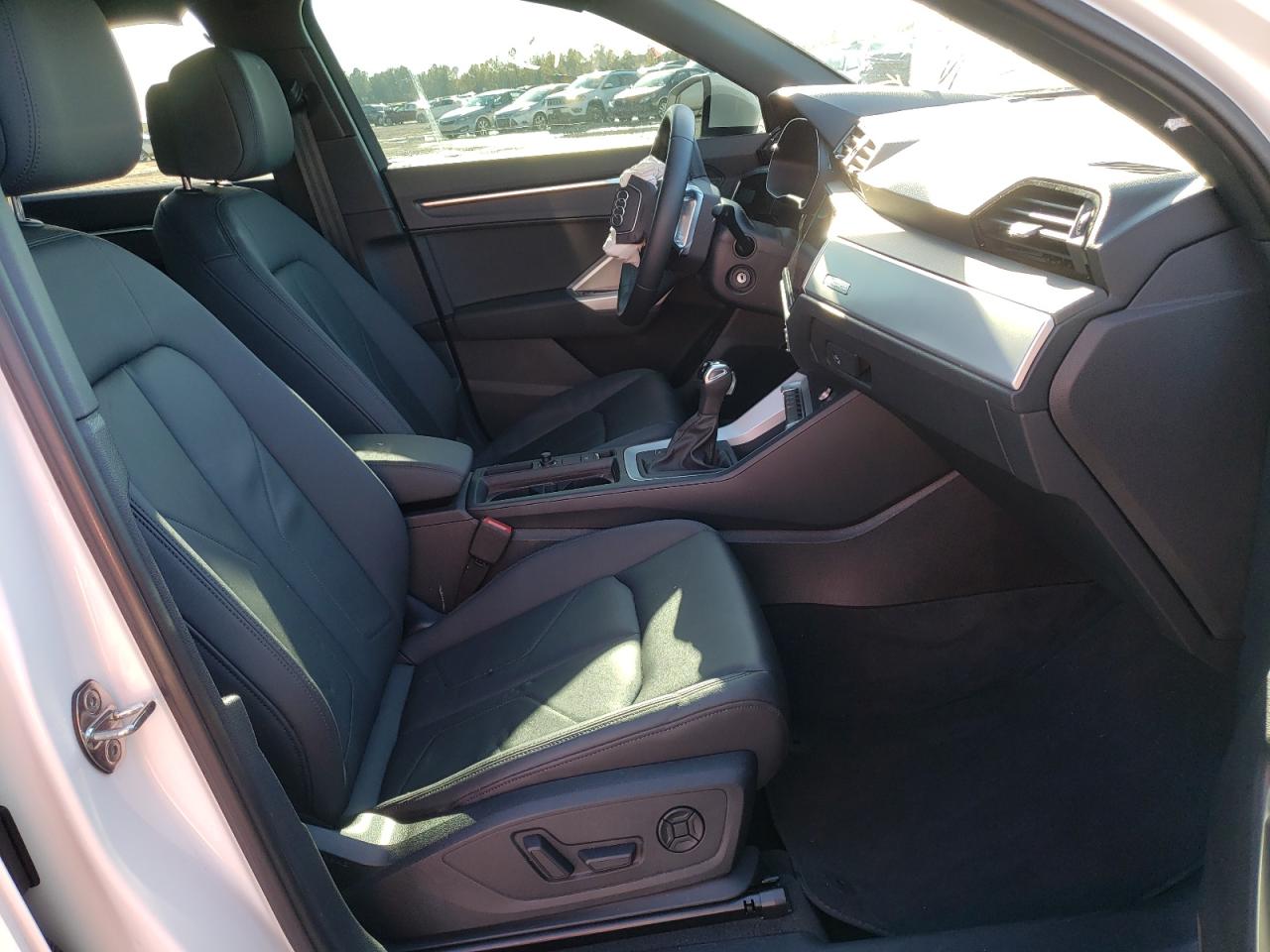 Photo 5 from auction – 2021 AUDI Q3 PREMIUM with VIN WA1AUCF39M1101415