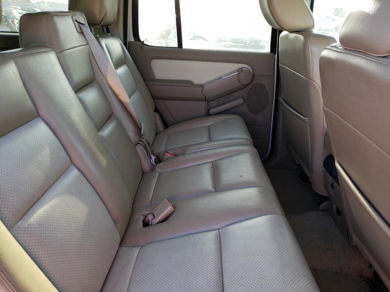 Photo 6 from auction – 2010 MERCURY MOUNTAINEE with VIN 4M2EN4JE5AUJ00737