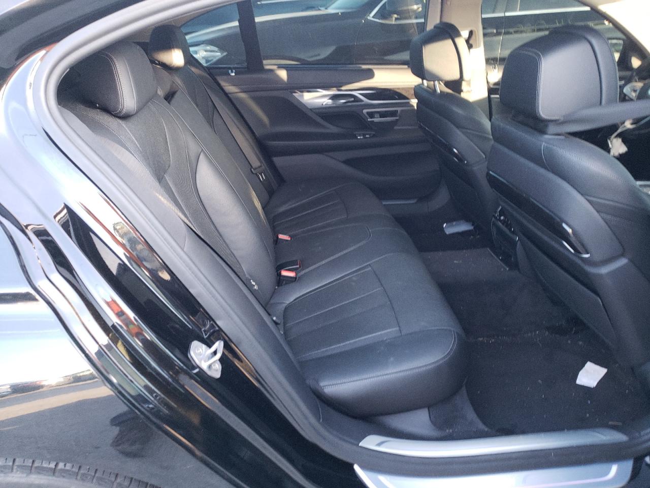 Photo 6 from auction – 2017 BMW 740 I with VIN WBA7E2C30HG741248